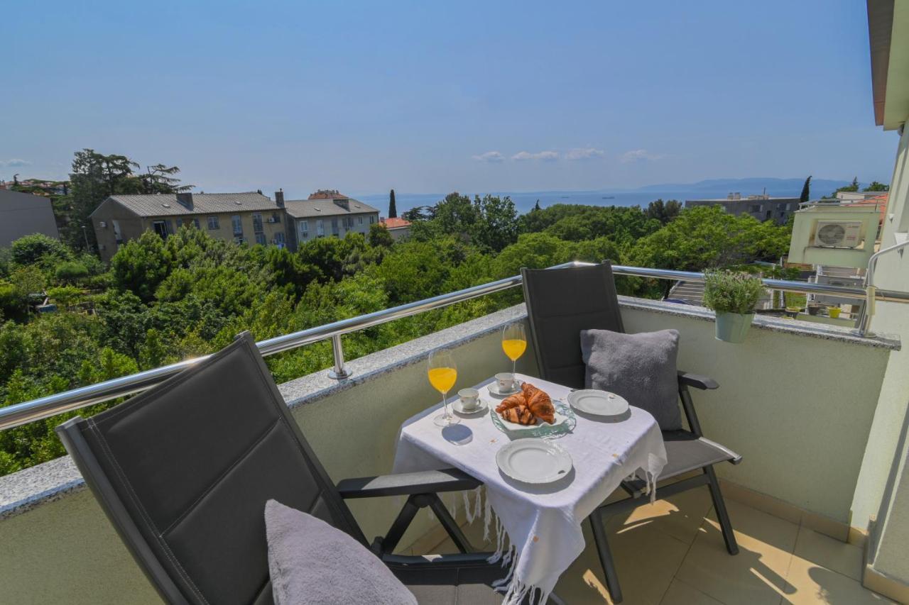 Appartement Apartman Iskra à Rijeka Extérieur photo