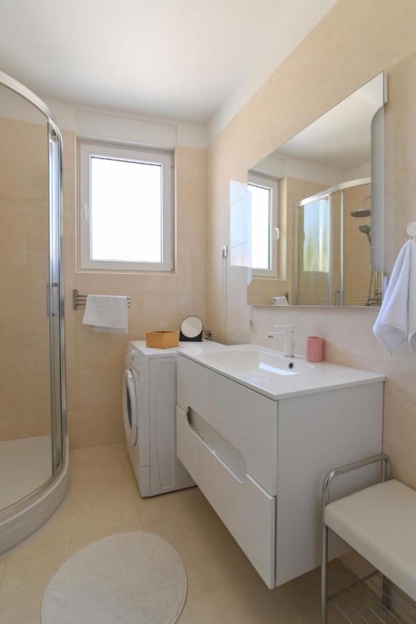 Appartement Apartman Iskra à Rijeka Extérieur photo