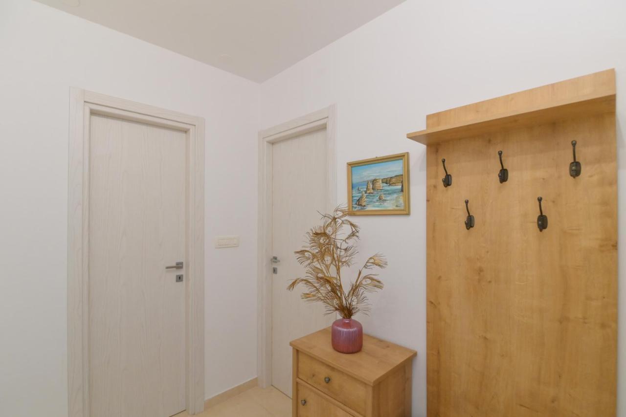 Appartement Apartman Iskra à Rijeka Extérieur photo