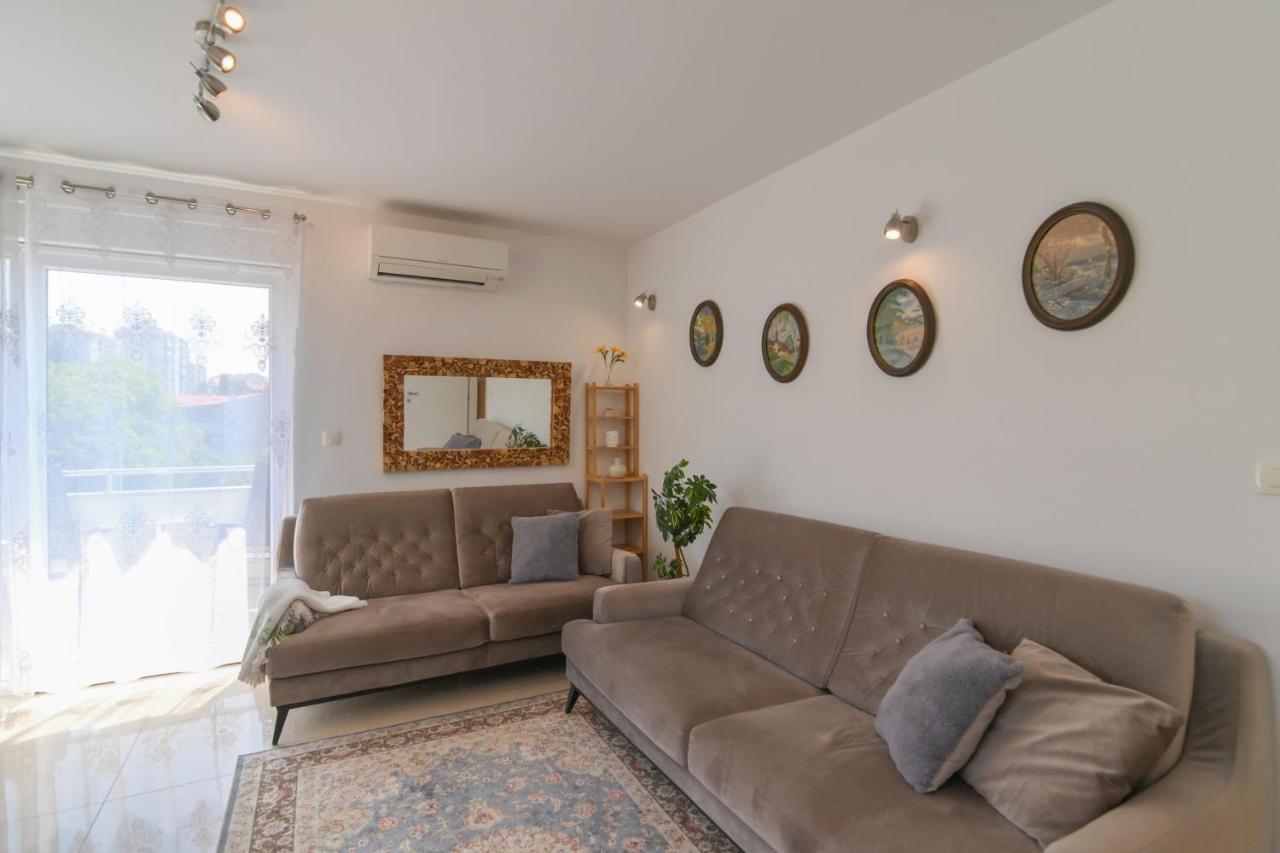 Appartement Apartman Iskra à Rijeka Extérieur photo