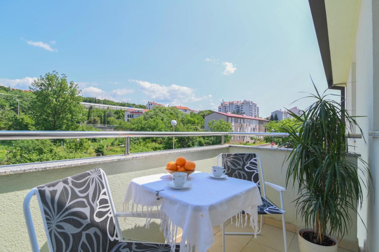 Appartement Apartman Iskra à Rijeka Extérieur photo