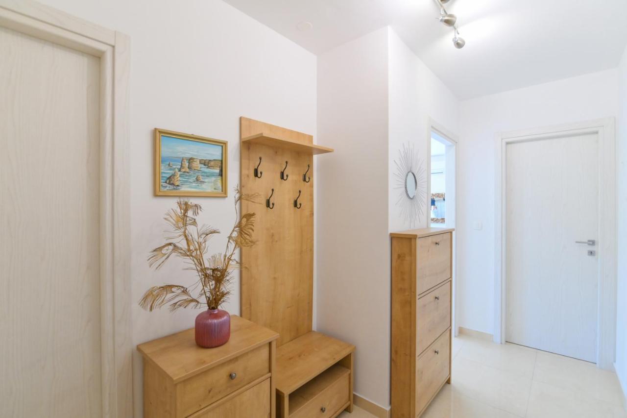 Appartement Apartman Iskra à Rijeka Extérieur photo