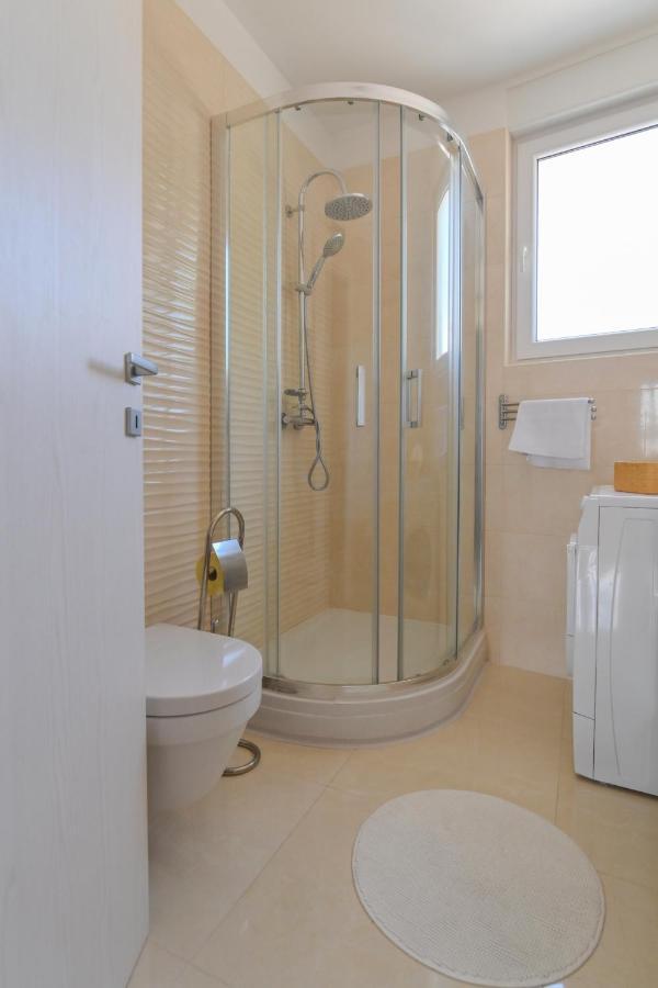 Appartement Apartman Iskra à Rijeka Extérieur photo